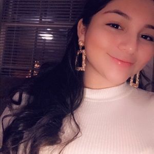 Meet your Posher, Tiphany